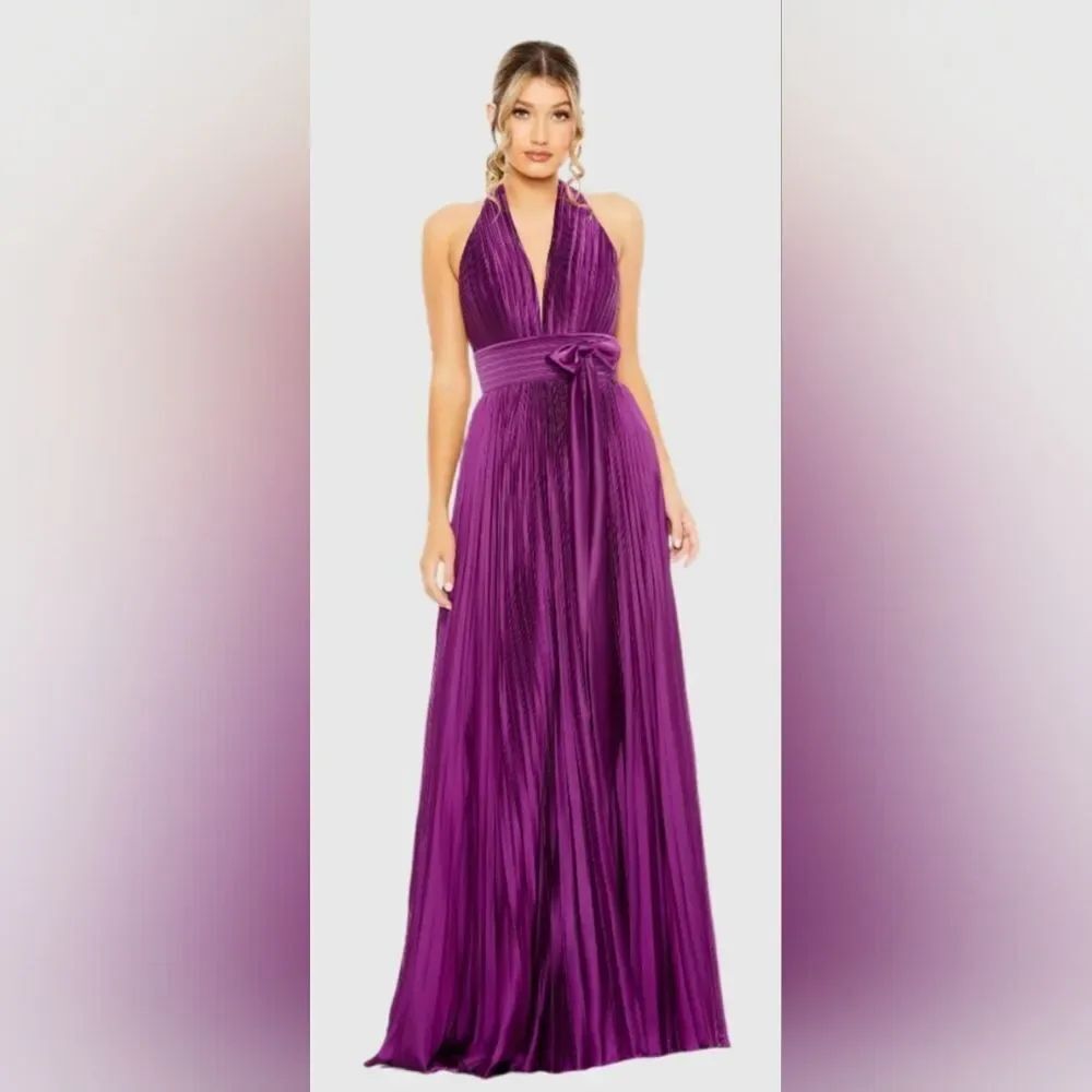 Mac Duggal 11636 Purple Pleated Halter Neck Gown with Center Bow NWOT size 6
